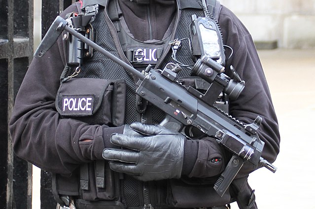 640px-Armed_Police_(34317140495)