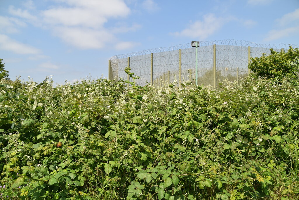 Feltham_Young_Offenders_Prison_-_geograph.org.uk_-_7950448